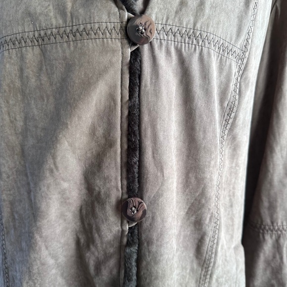 Utex Dark Brown Fur Coat - Picture 14 of 16